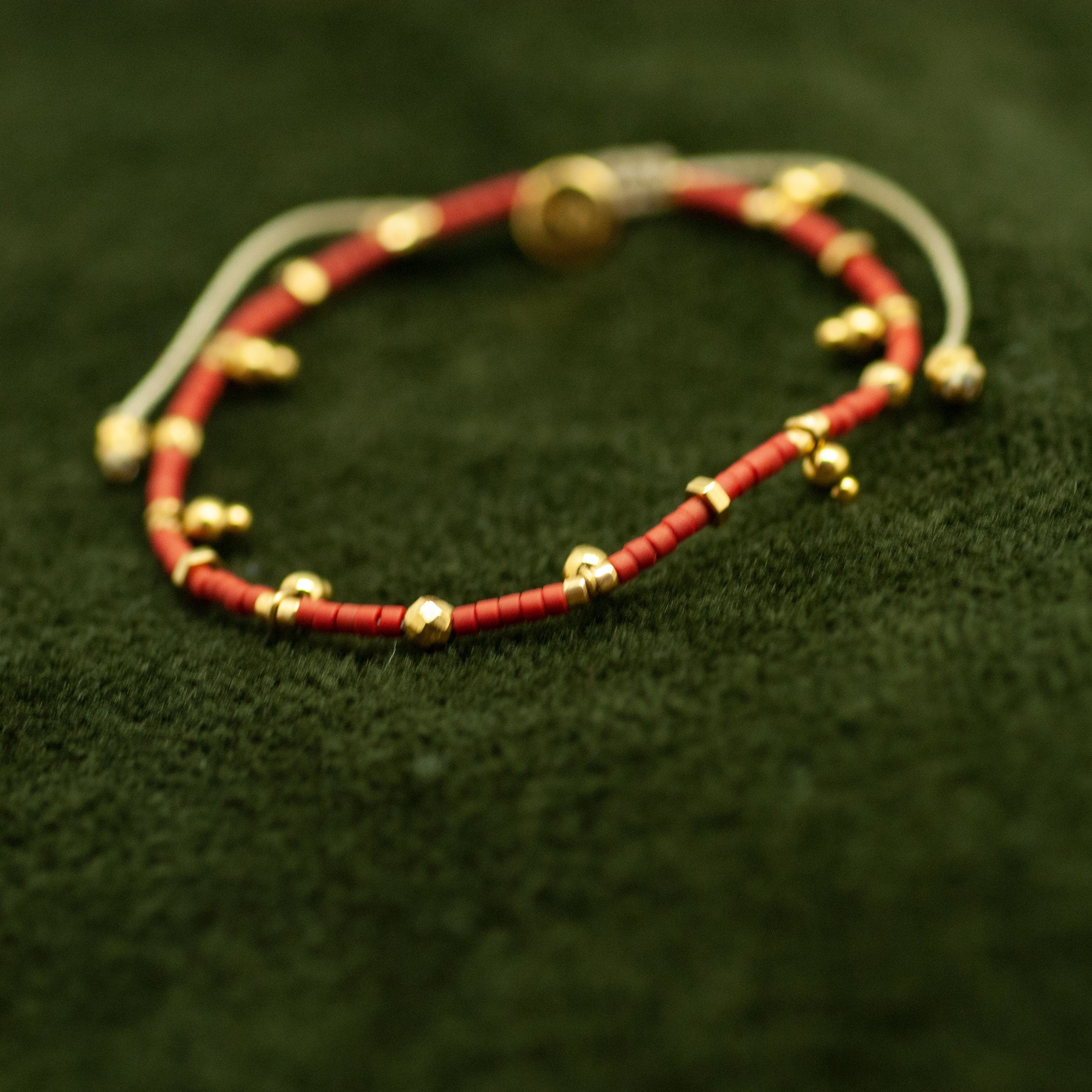 Bracelet de petites perles  –  Jop