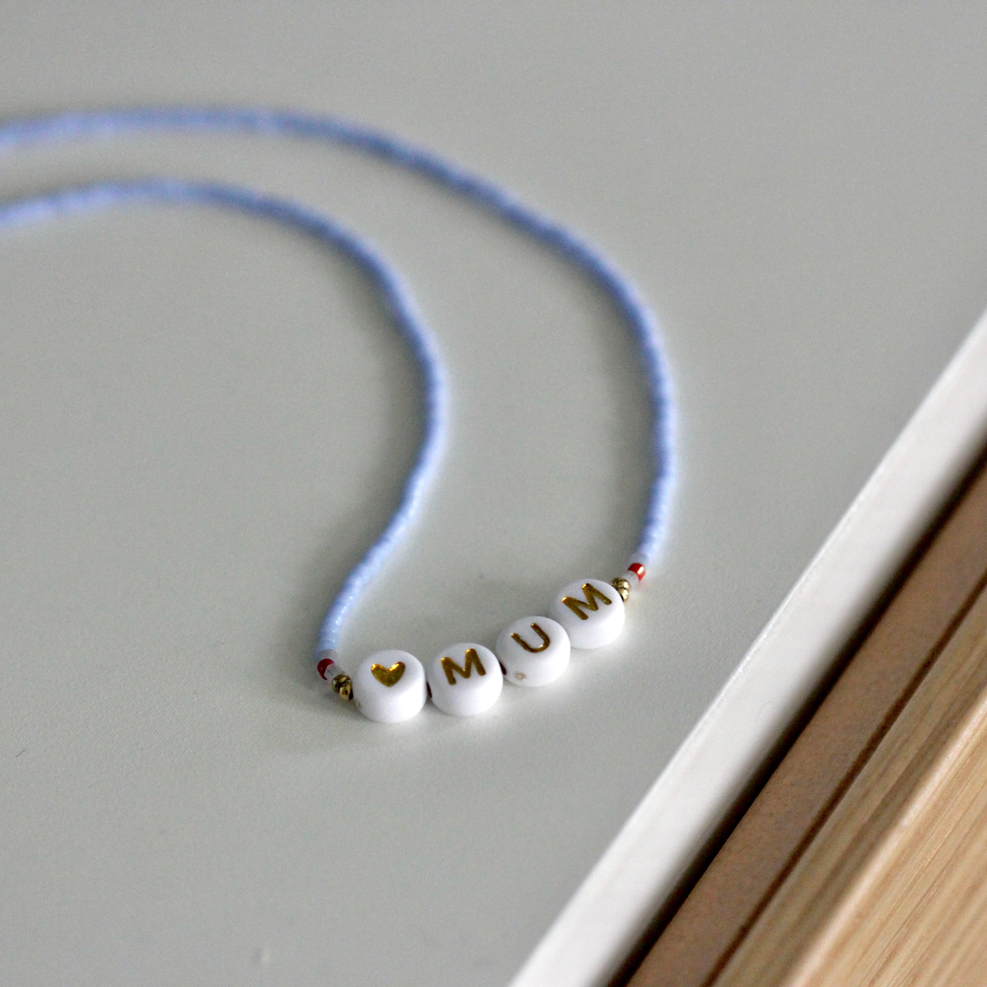 Collier de petites perles  –  Dalat