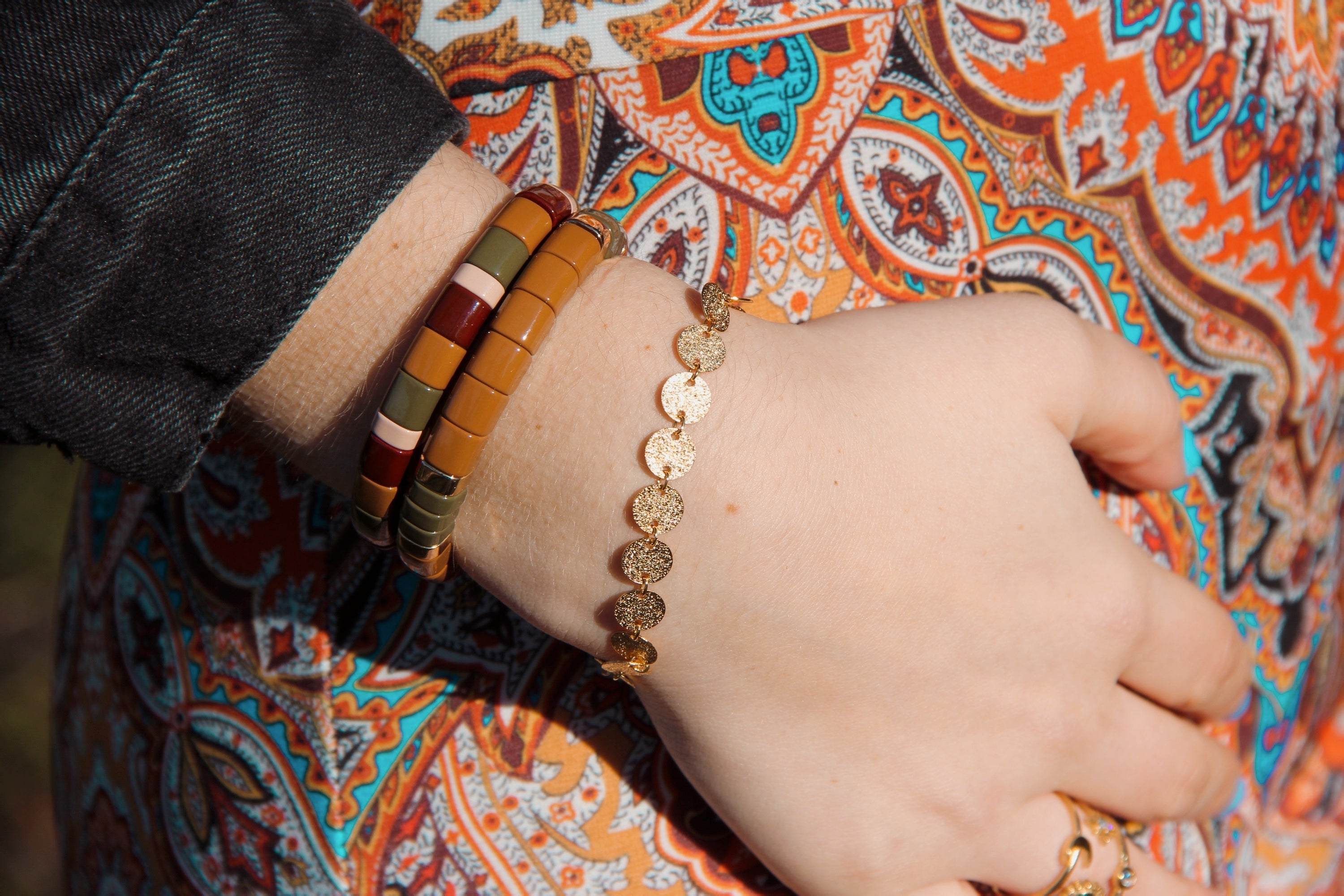 Bracelets en laiton doré et pierres naturelles  – Antique